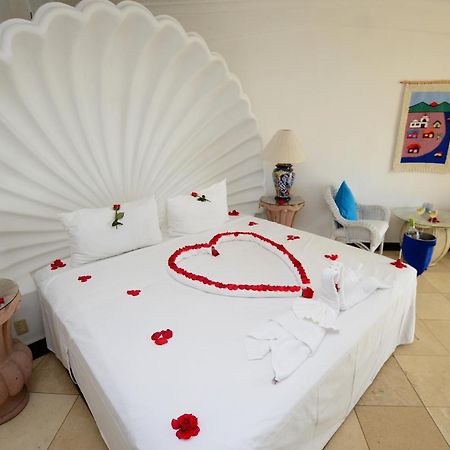מנסניו Dolphin Cove Inn מראה חיצוני תמונה