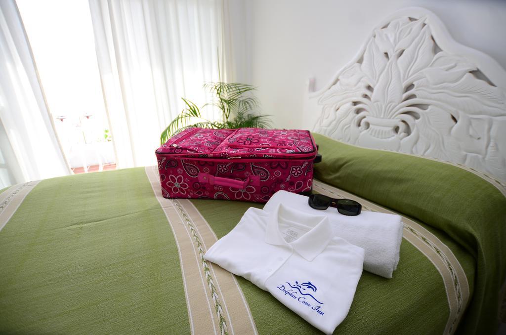 מנסניו Dolphin Cove Inn מראה חיצוני תמונה