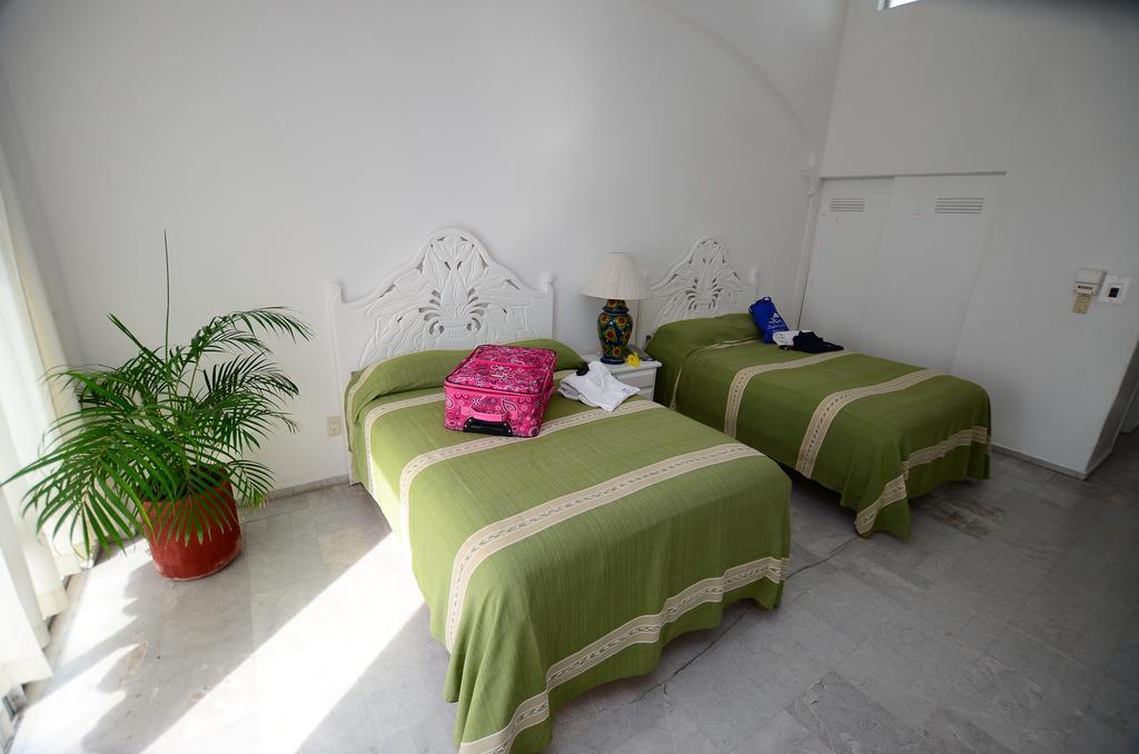 מנסניו Dolphin Cove Inn מראה חיצוני תמונה