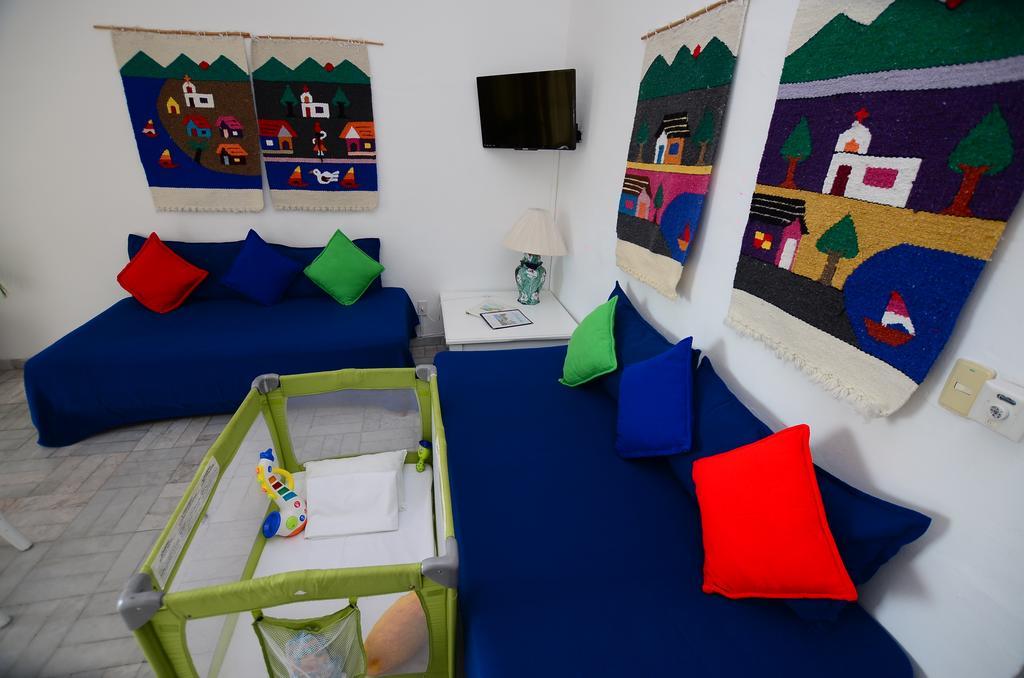 מנסניו Dolphin Cove Inn מראה חיצוני תמונה