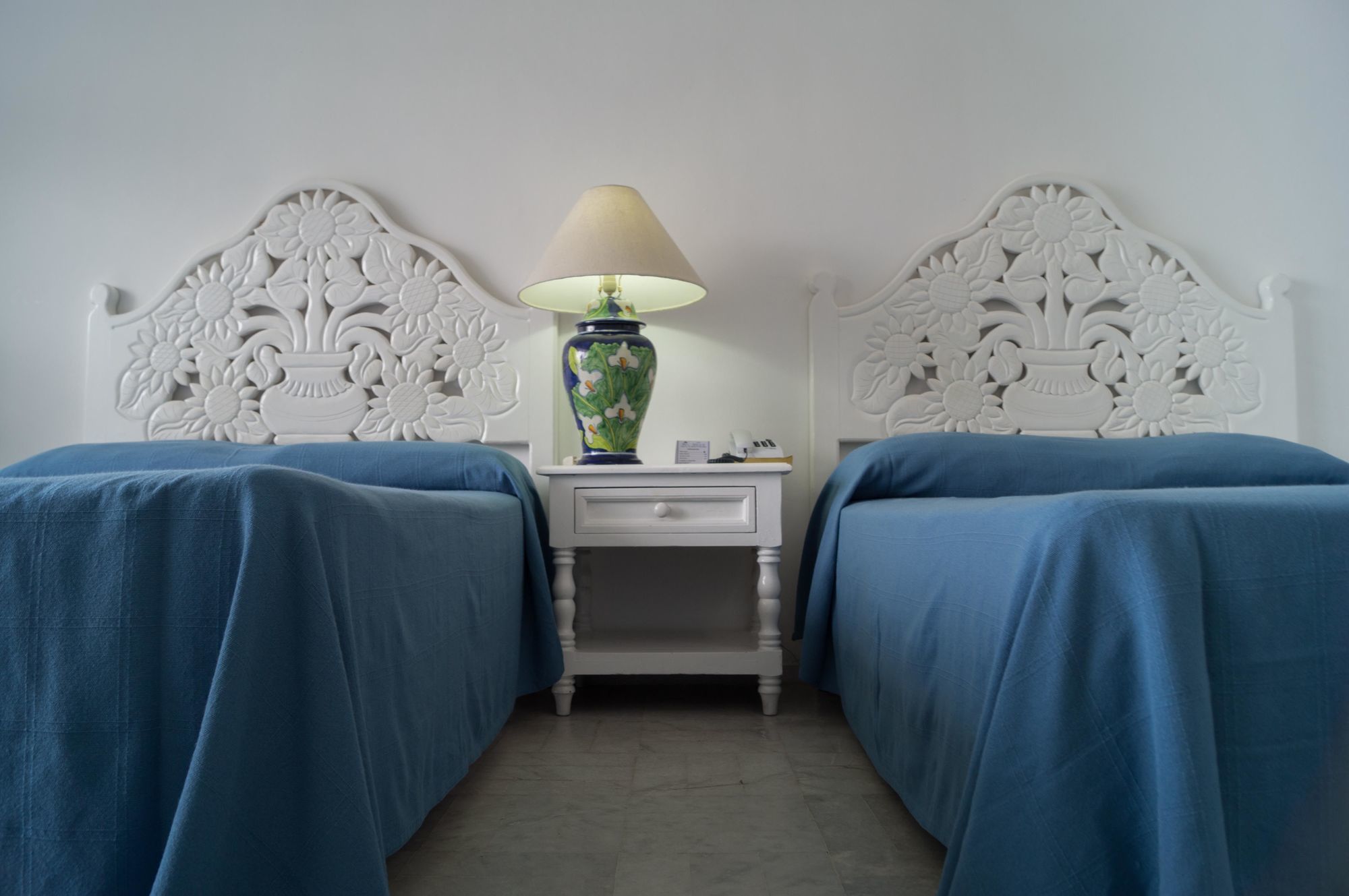 מנסניו Dolphin Cove Inn מראה חיצוני תמונה